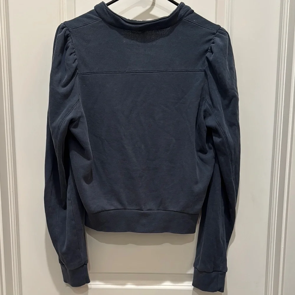 Free People Women’s Medium Blue Zip-Up Sweatshirt Jacket with Classic Style
